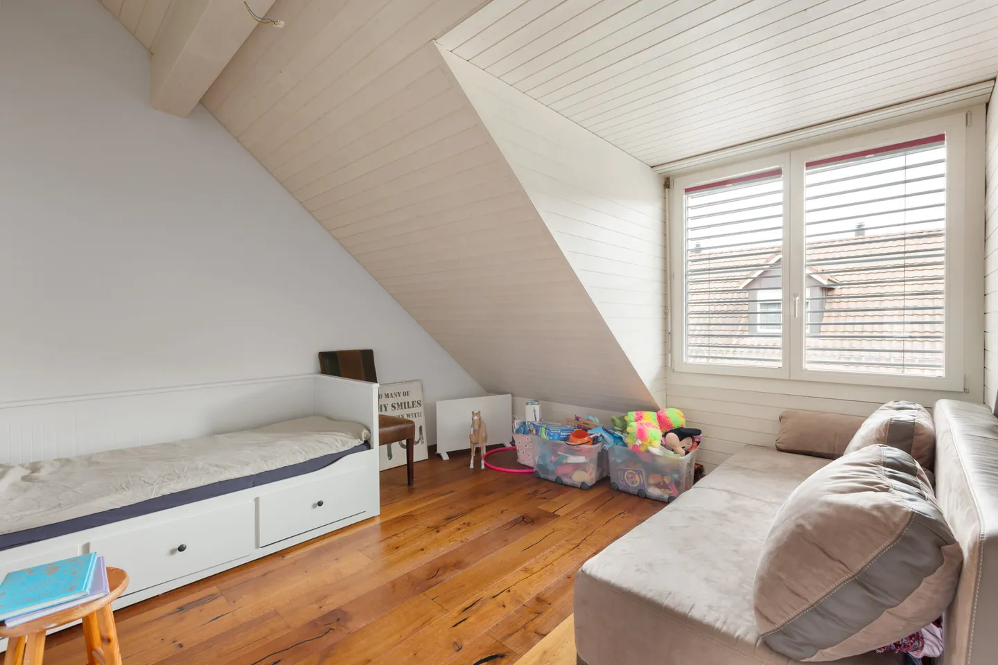 Living where the Töss flows: Elegant 5.5-room house with Kyburg view - Photo 14 of 17