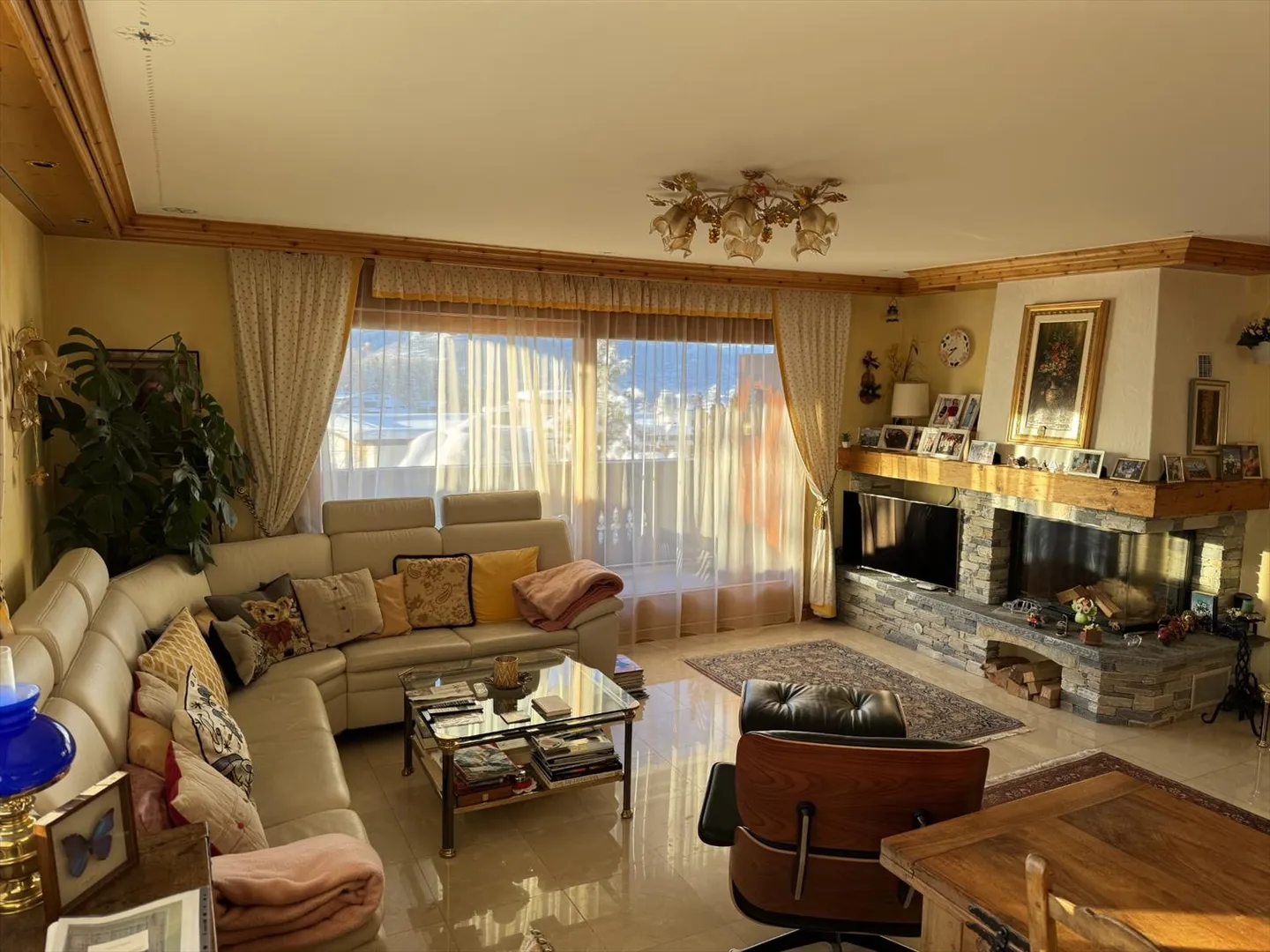 4.5 Room Apartment - Photo 1 of 18