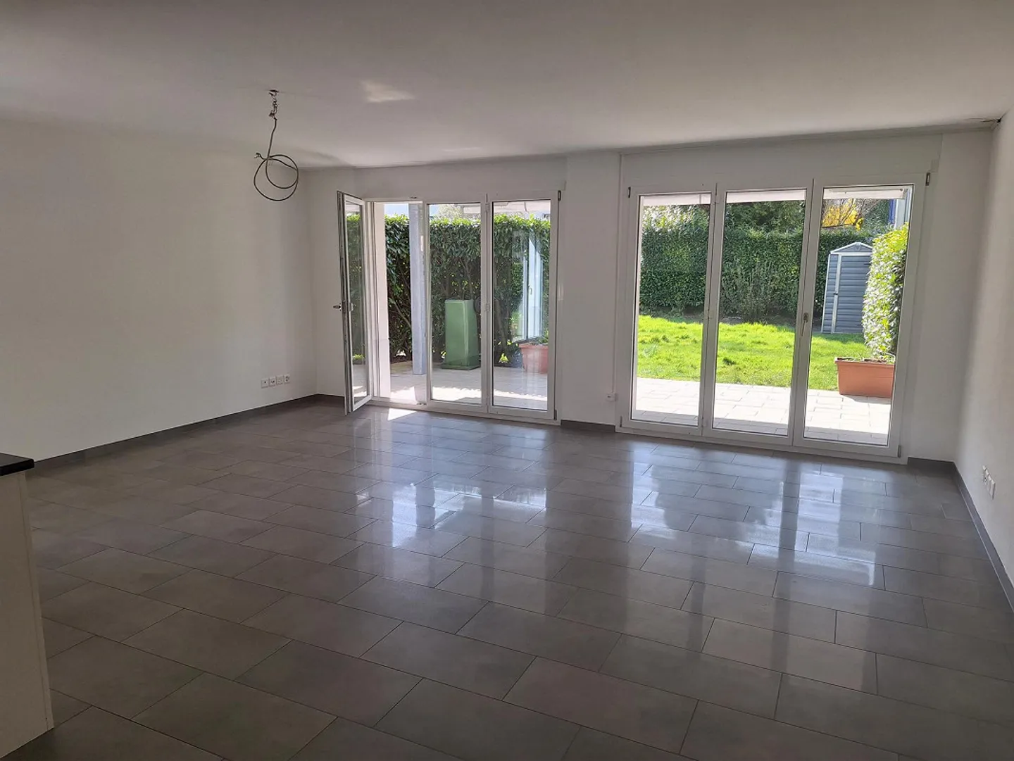 Attractive 3.5-room ground floor apartment with large garden - Photo 2 of 14