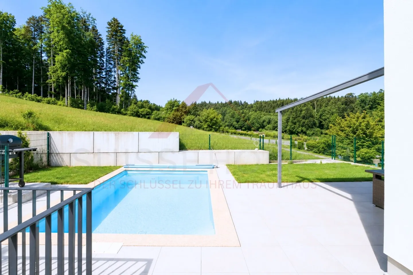 Sensazione di vacanza nella propria casa - casa a schiera quasi nuova di 5,5 stanze con piscina e giardino - Foto 3 di 24