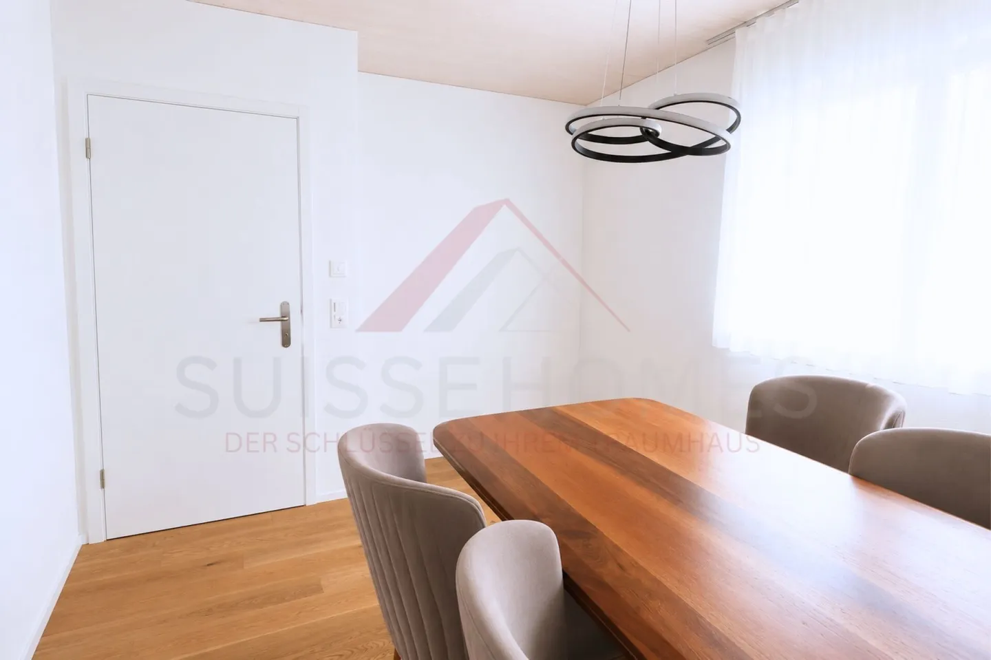 Sensazione di vacanza nella propria casa - casa a schiera quasi nuova di 5,5 stanze con piscina e giardino - Foto 13 di 24