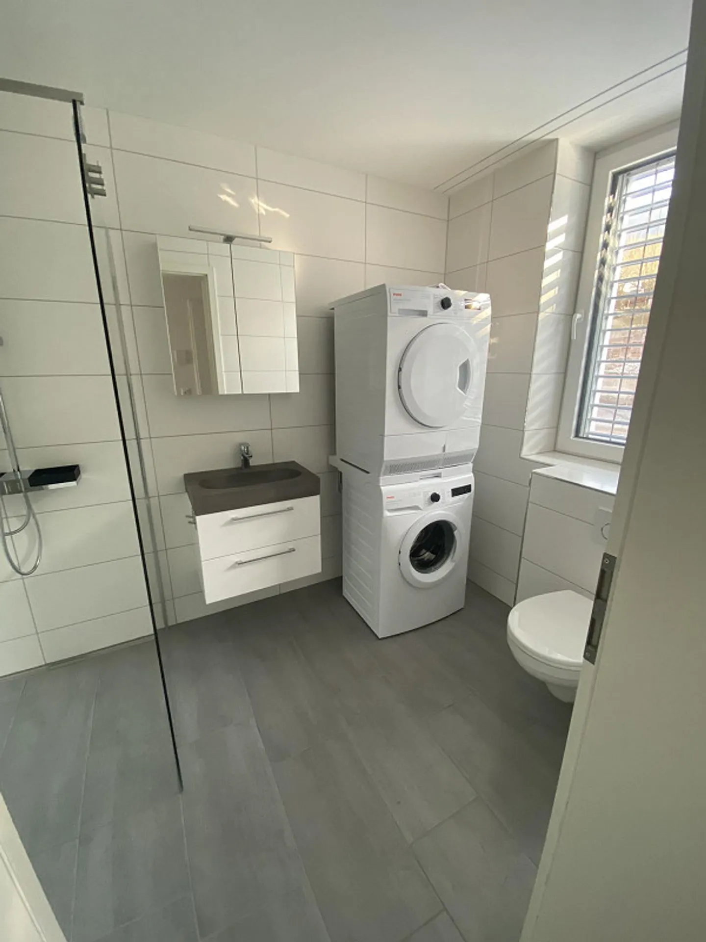 Appartements neufs modernes dans un quartier résidentiel attrayant avec un grand balcon - Photo 6 sur 7