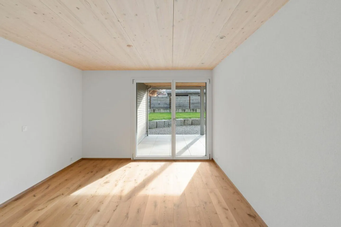 Appartement de jardin moderne et ensoleillé de 3,5 pièces - Photo 8 sur 11