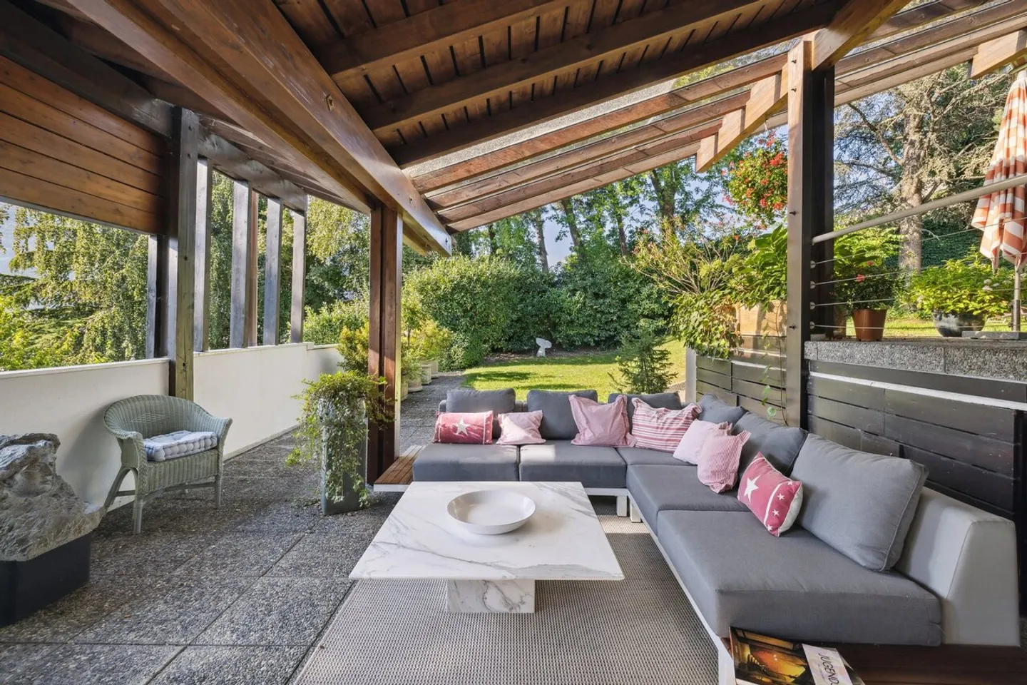 Villa di Lusso a Sion - Foto 1 di 13