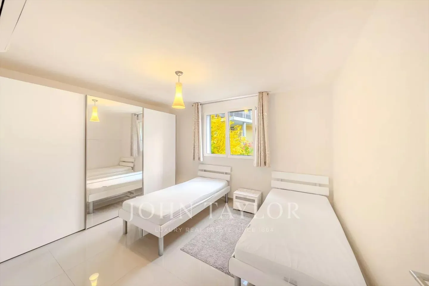 Superb apartment ideally located in the heart of Montreux, just steps from the lake - Photo 8 of 10