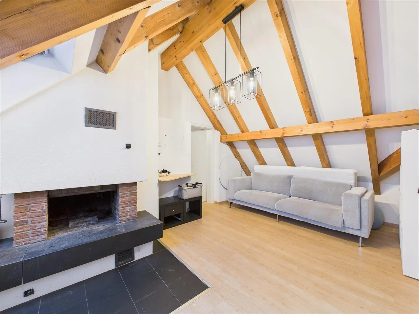 Attique 3.5 pièces - Foto 1 von 10