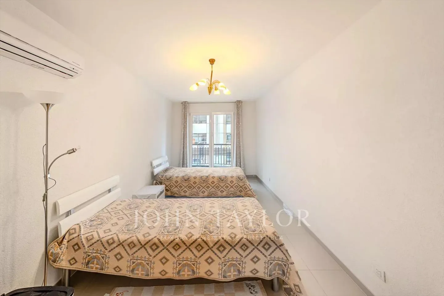 Superb apartment ideally located in the heart of Montreux, just steps from the lake - Photo 4 of 10