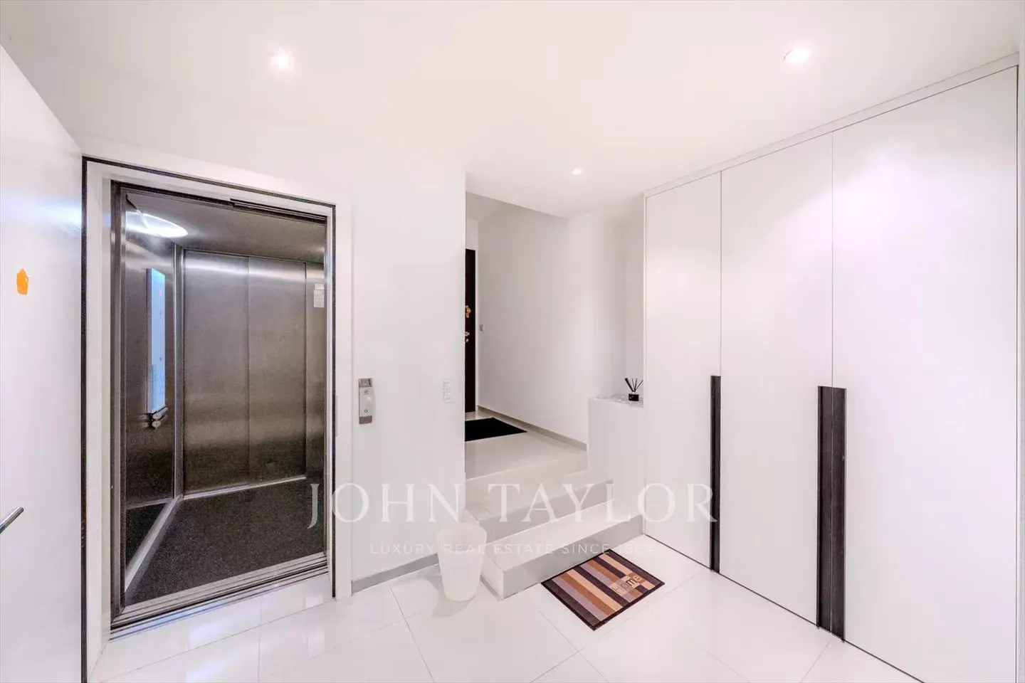 Superb apartment ideally located in the heart of Montreux, just steps from the lake - Photo 7 of 10