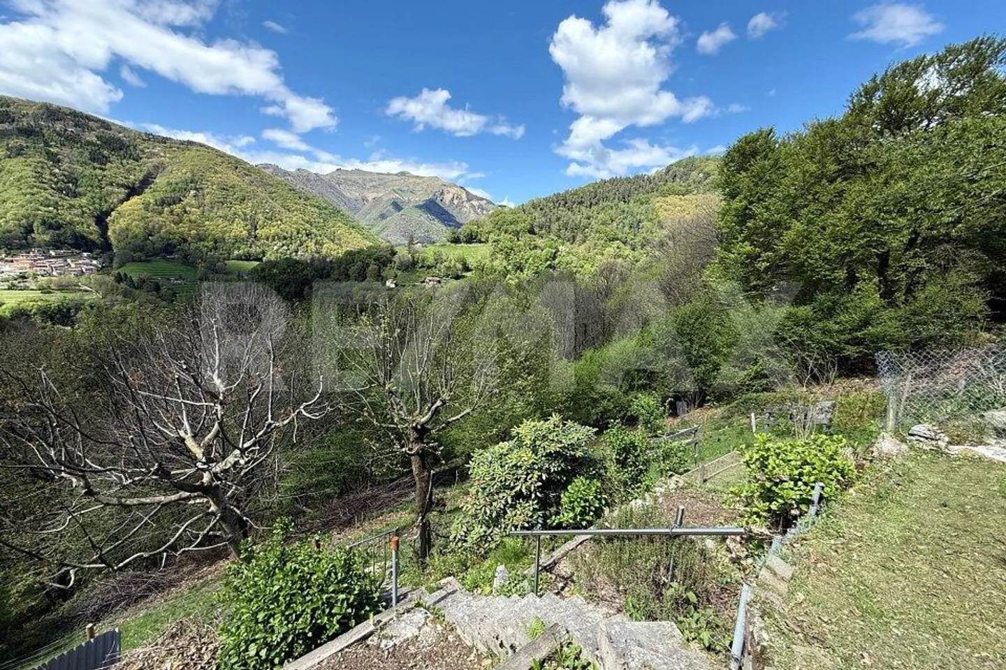 Rustique charmant à Bruzella avec vue panoramique sur la vallée de Muggio - Photo 10 sur 11