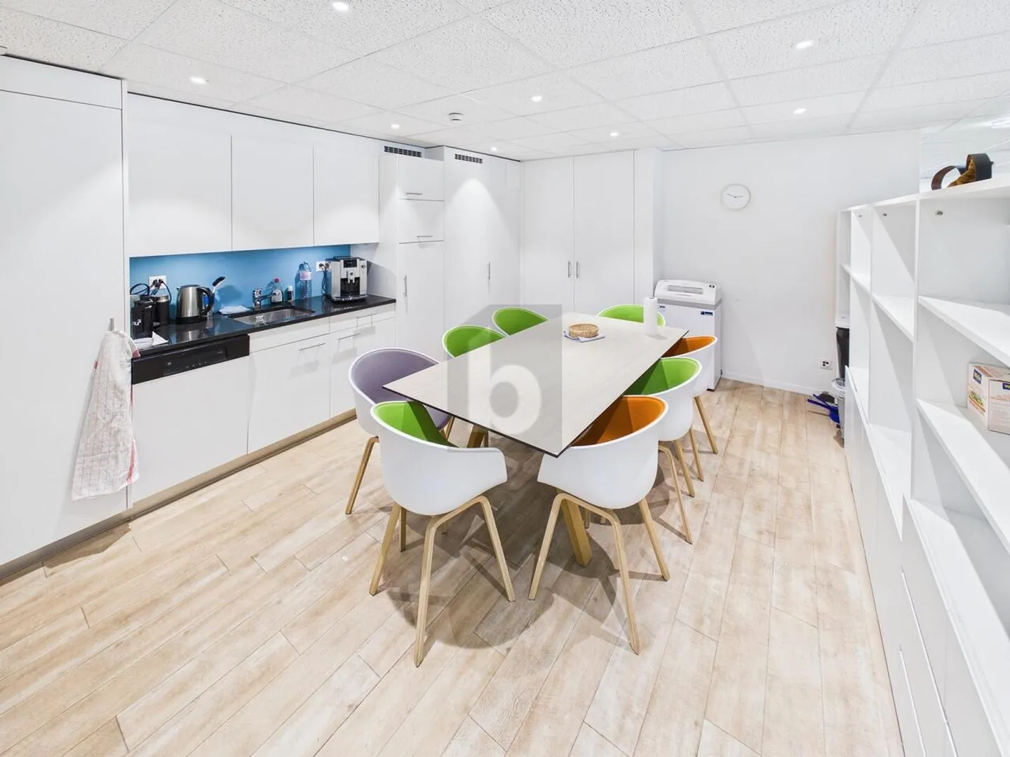 MOLTO CENTRALE, LUMINOSO E SPAZIOSO - Foto 4 di 6