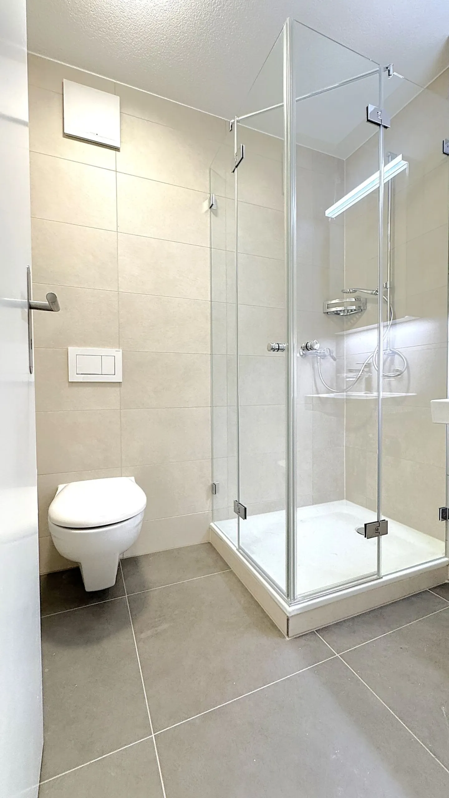 Première occupation appartement 5.5 pièces 140 m2 - entièrement rénové - 3 balcons - emplacement calme à Soleure - Photo 11 sur 20