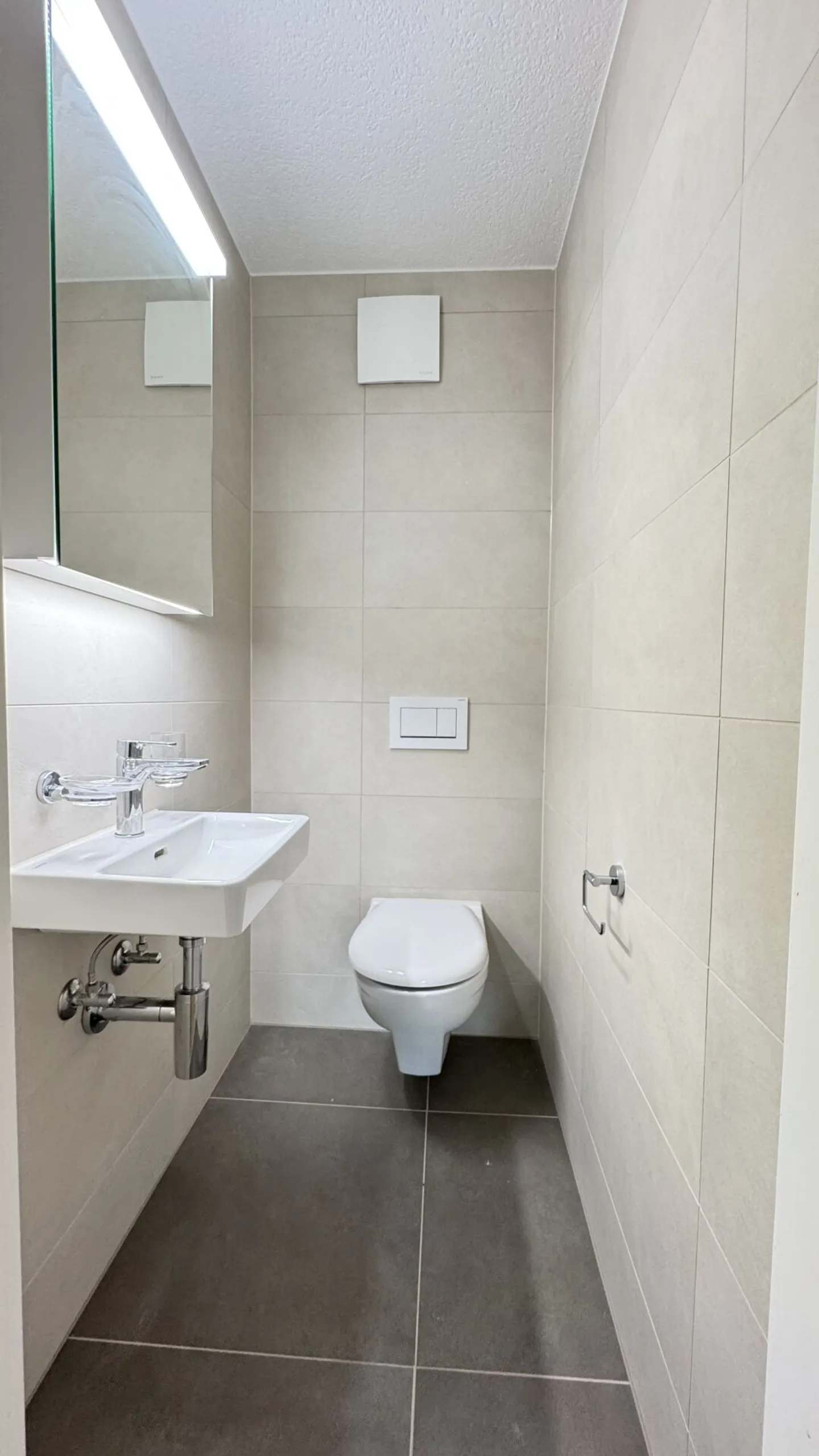 Première occupation appartement 5.5 pièces 140 m2 - entièrement rénové - 3 balcons - emplacement calme à Soleure - Photo 12 sur 20