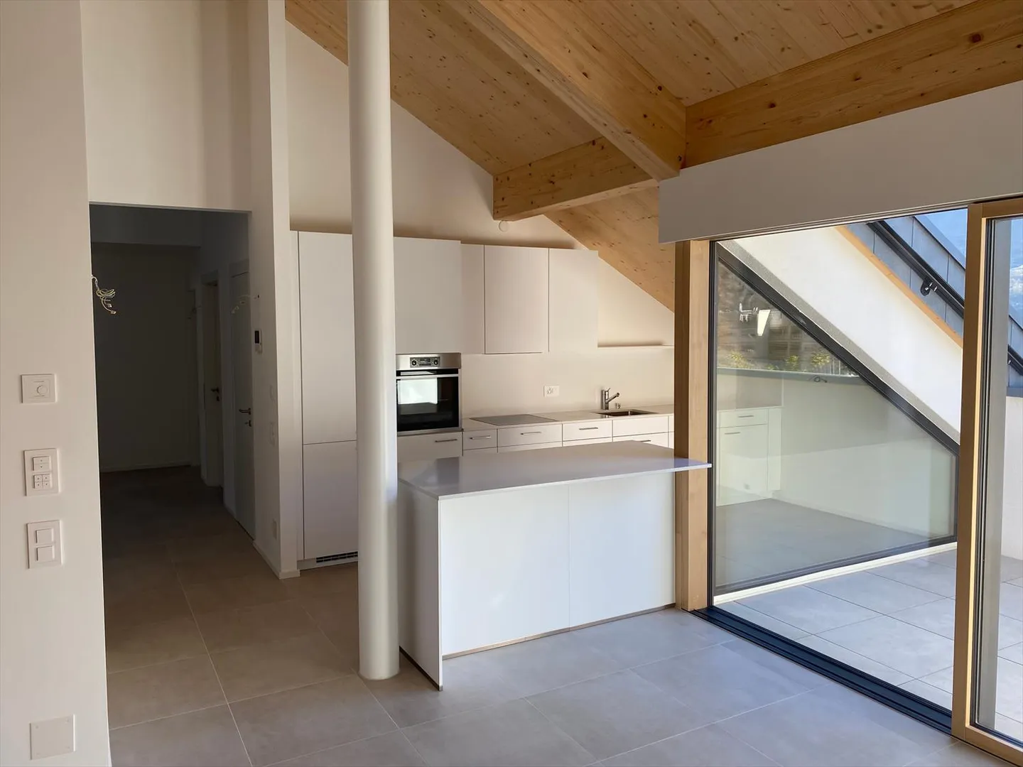 Attique fascinant à Biasca, récemment construit - Photo 2 sur 10