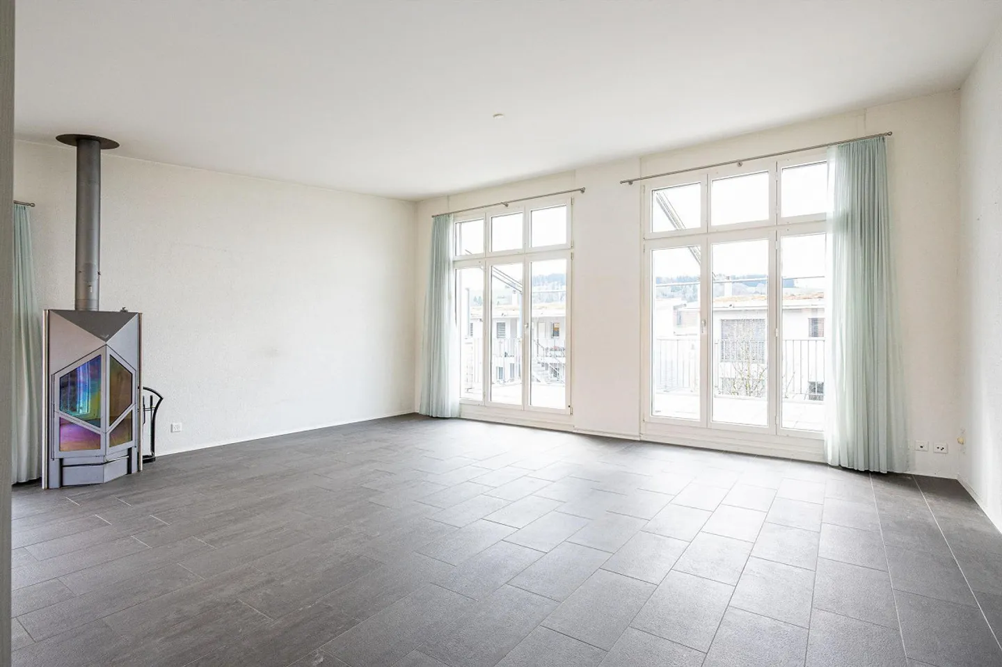 Bright 4.5-room attic apartment with terrace in Boll/Vechigen for rent - Photo 6 of 13