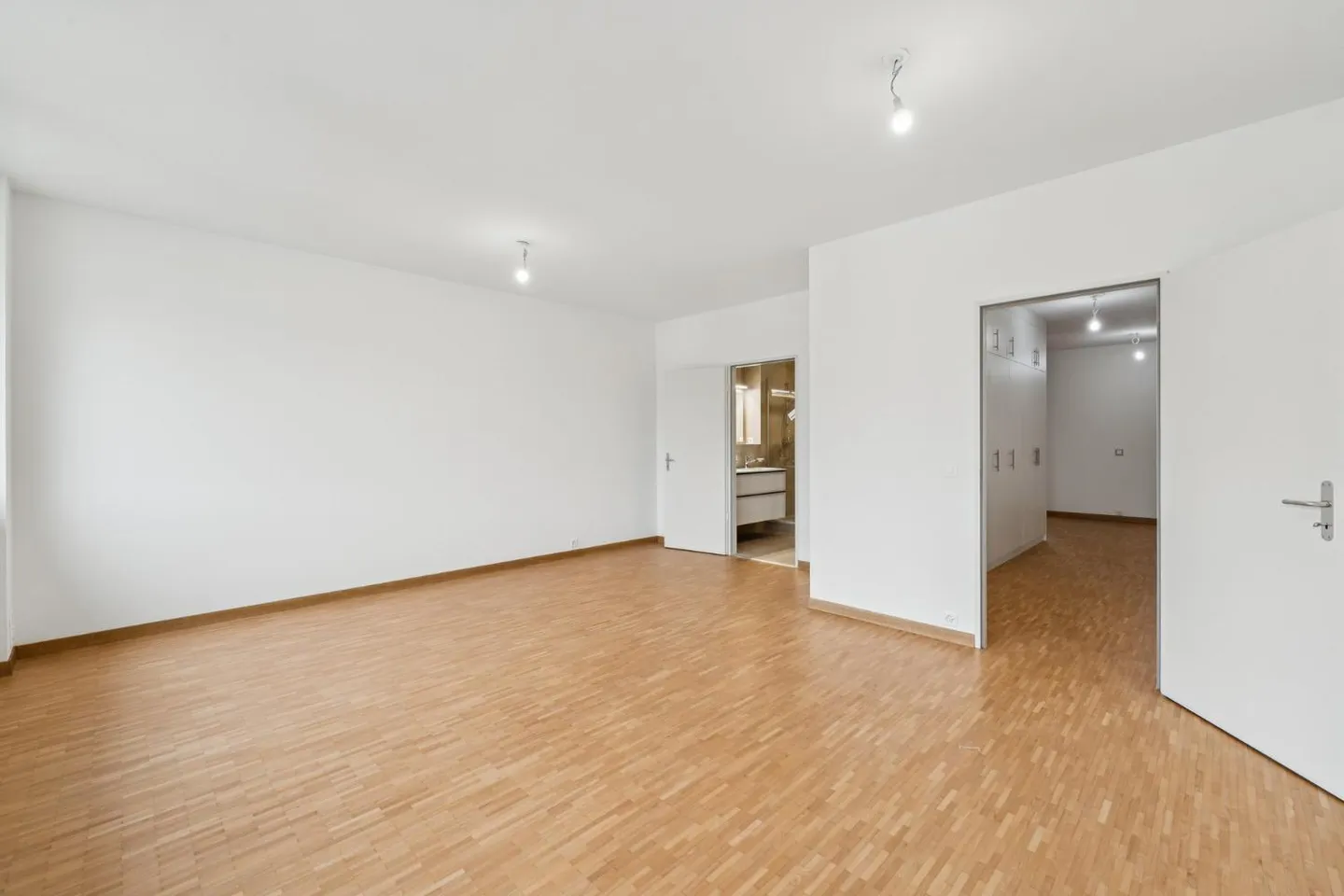 Exceptional duplex penthouse with rooftop terrace! - Photo 10 of 13