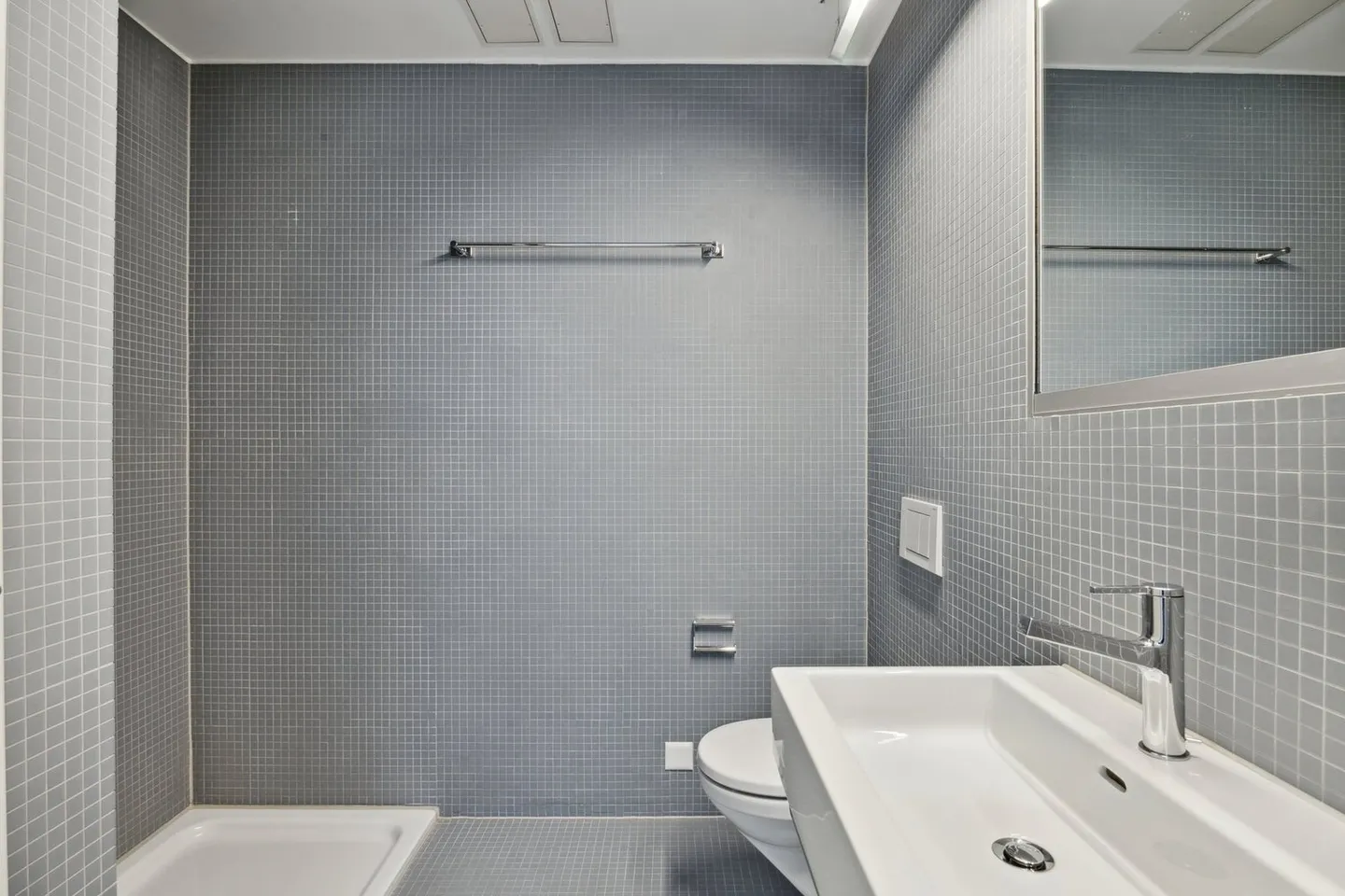 Moderne 3.5-Zimmer-Wohnung am See - Foto 5 von 10