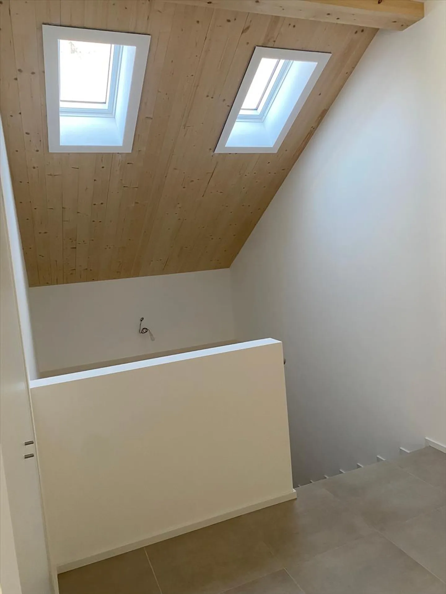 Attique fascinant à Biasca, récemment construit - Photo 7 sur 10