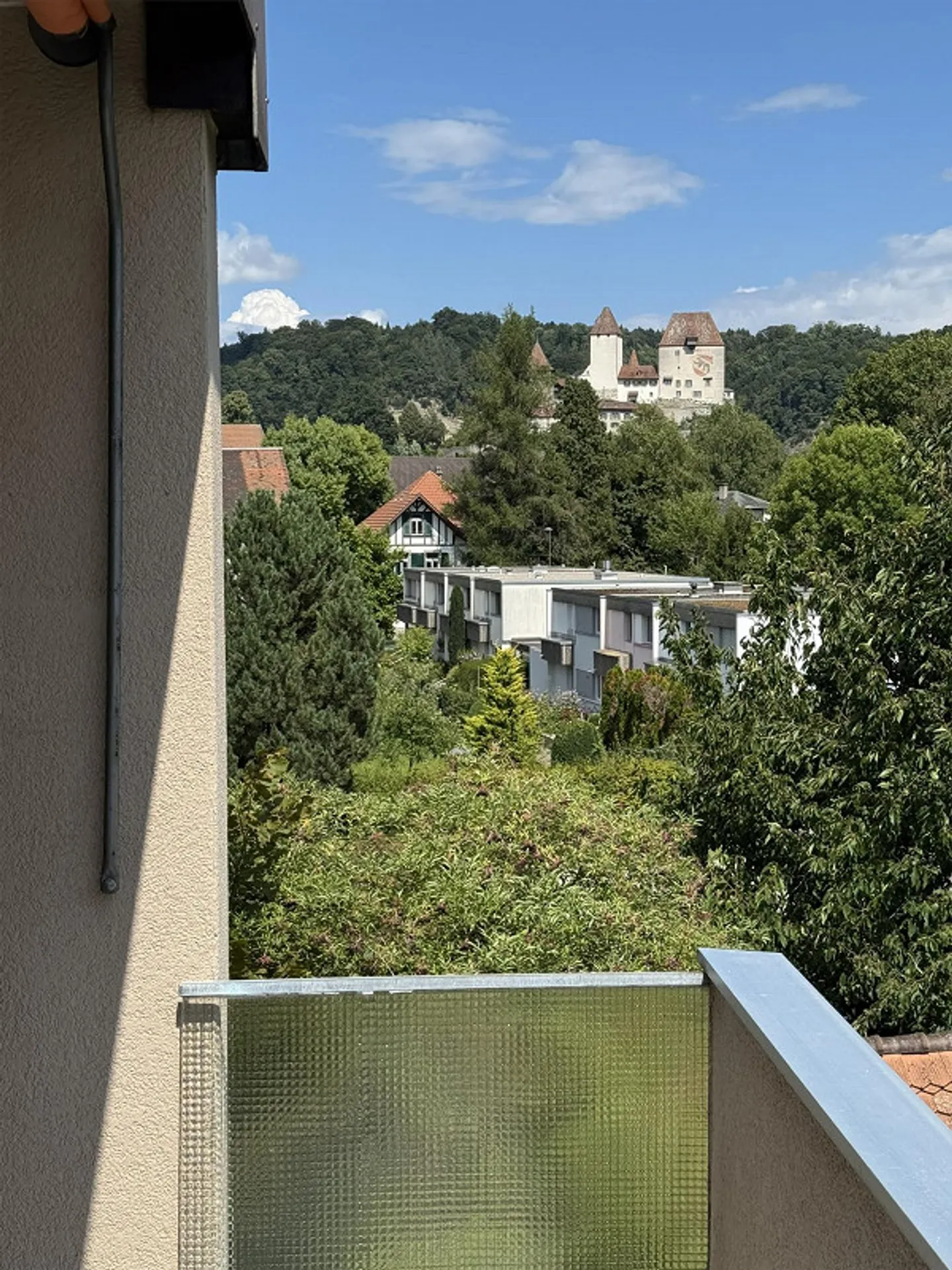 Charming 4.5-room apartment with fireplace and 2 balconies - Photo 1 of 13