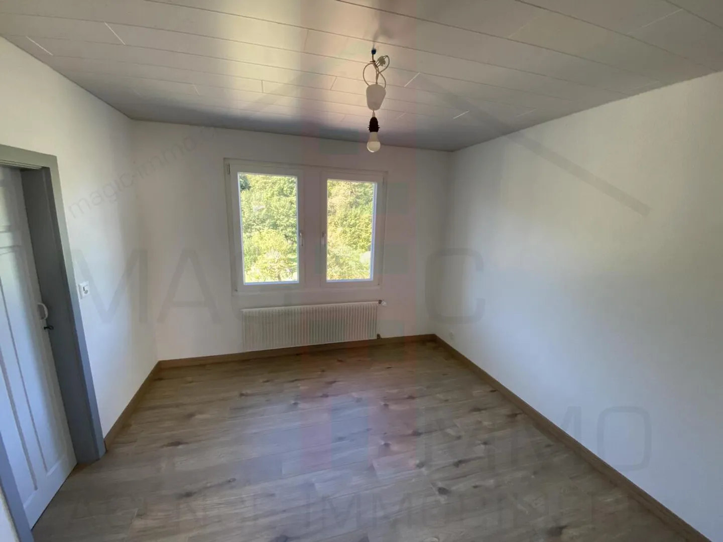 Charmantes Haus mit großem Grundstück - Foto 5 von 12