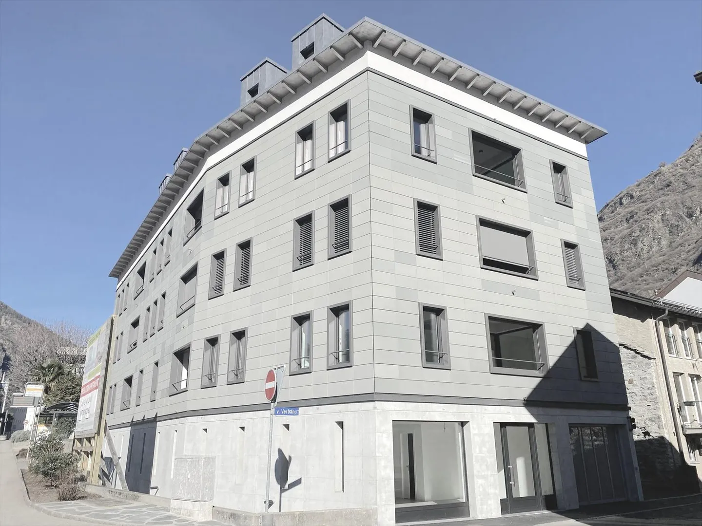 Attique fascinant à Biasca, récemment construit - Photo 8 sur 10