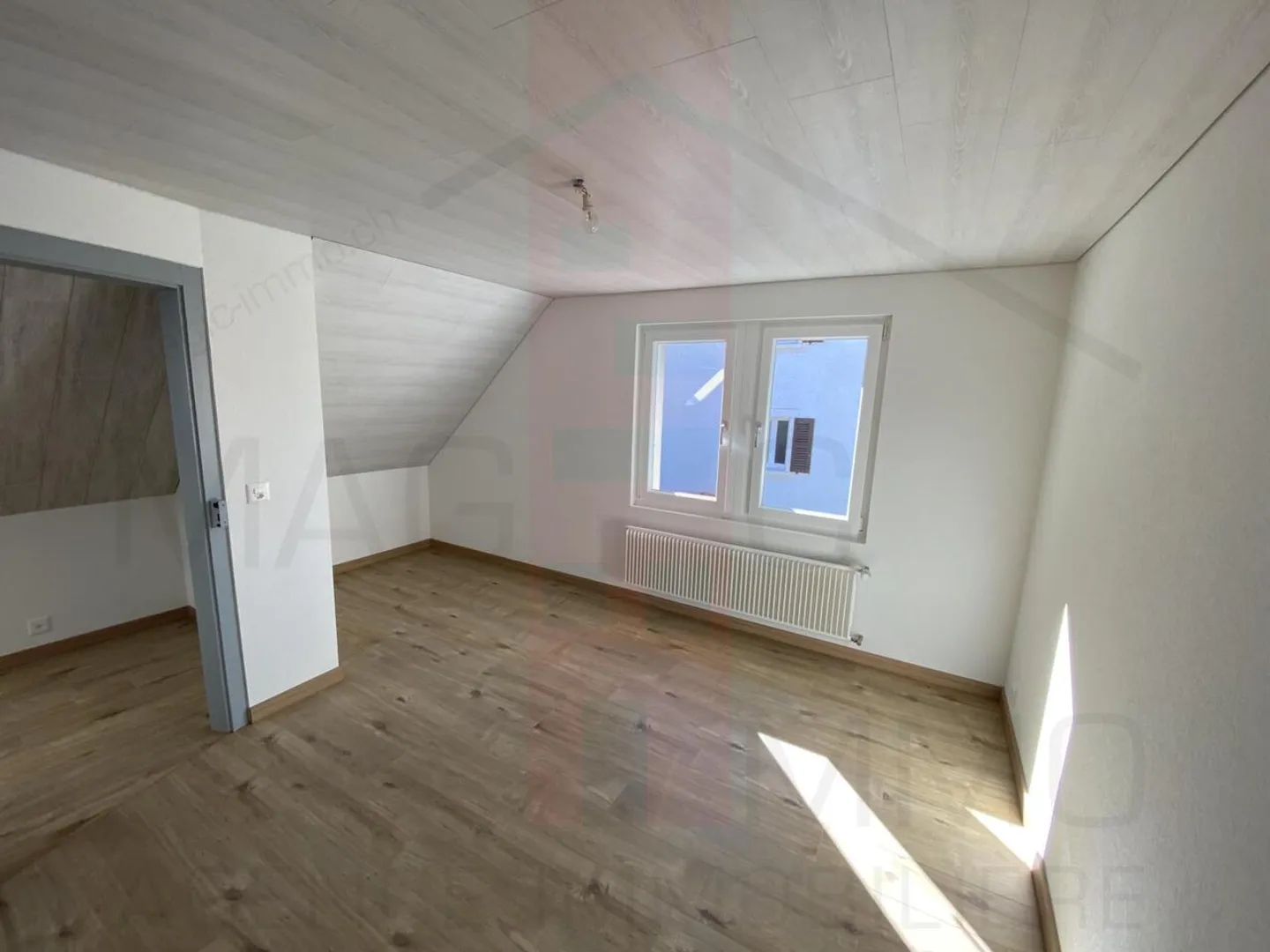 Charmantes Haus mit großem Grundstück - Foto 7 von 12