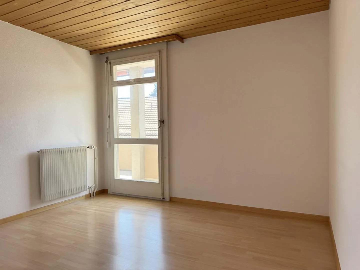 Charming 4.5-room apartment with fireplace and 2 balconies - Photo 7 of 13
