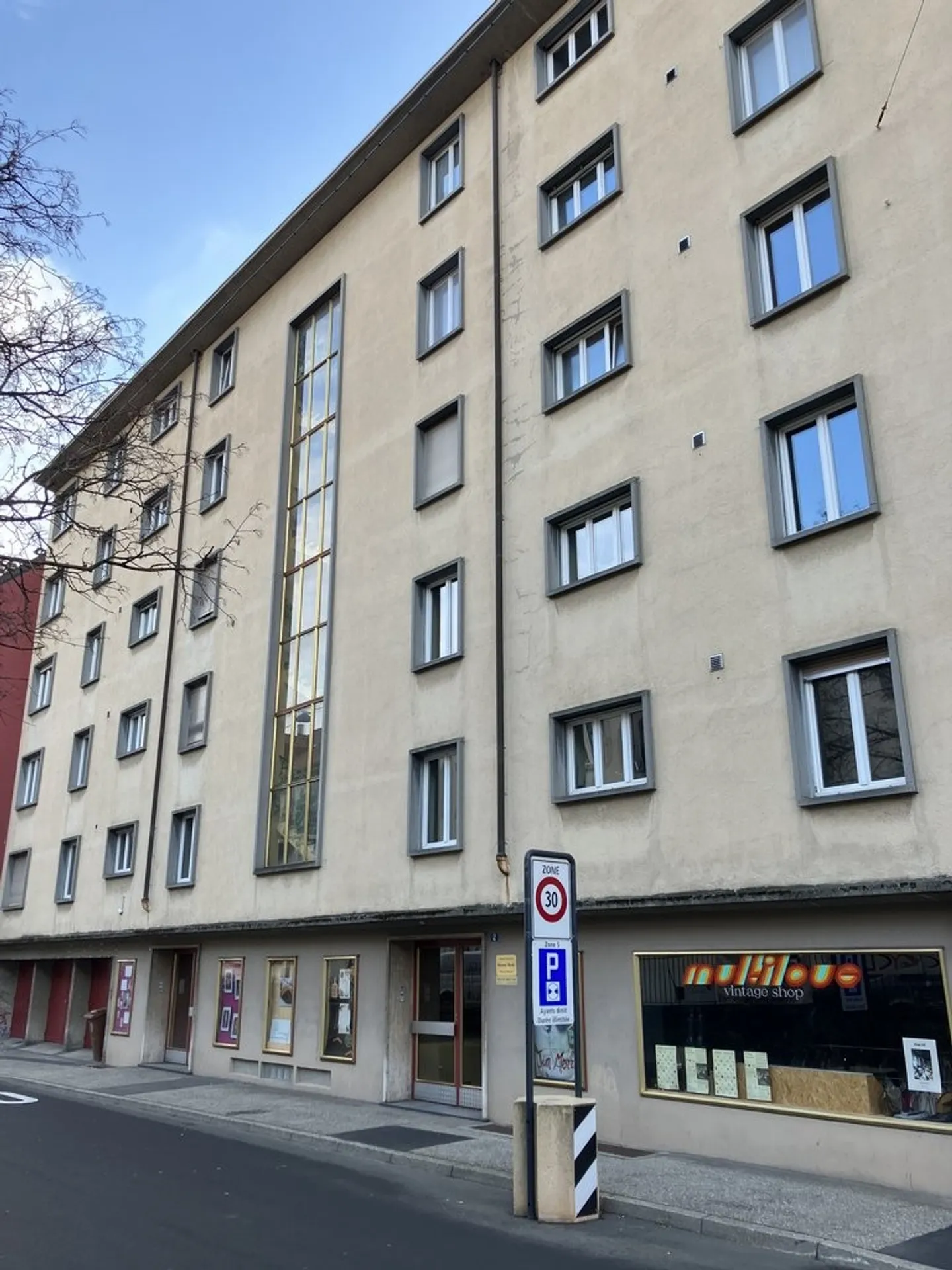 Beautiful 4.5-room apartment near Neuchâtel train station - Photo 1 of 2