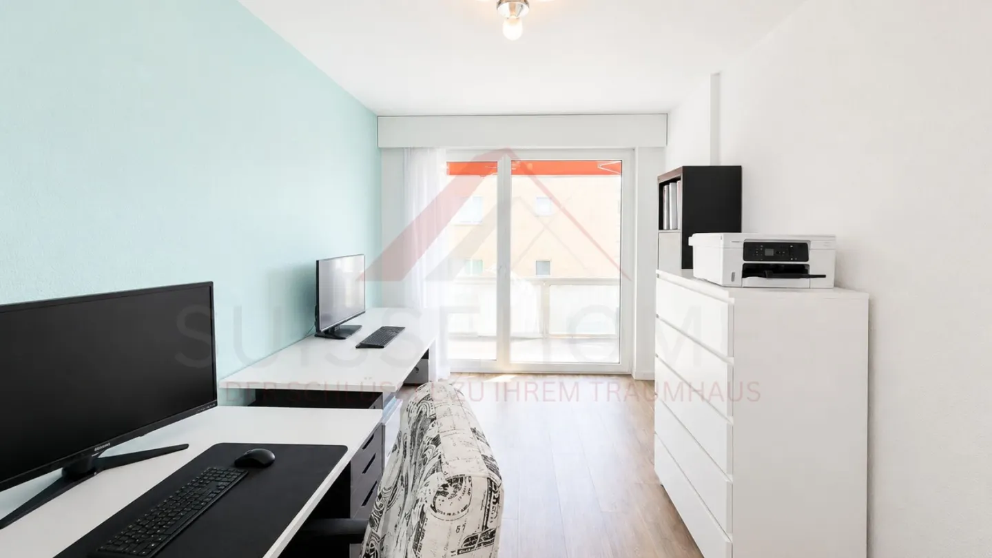Move in instead of renovating - 5.5 rooms with elevator & modern living comfort - Photo 16 of 24