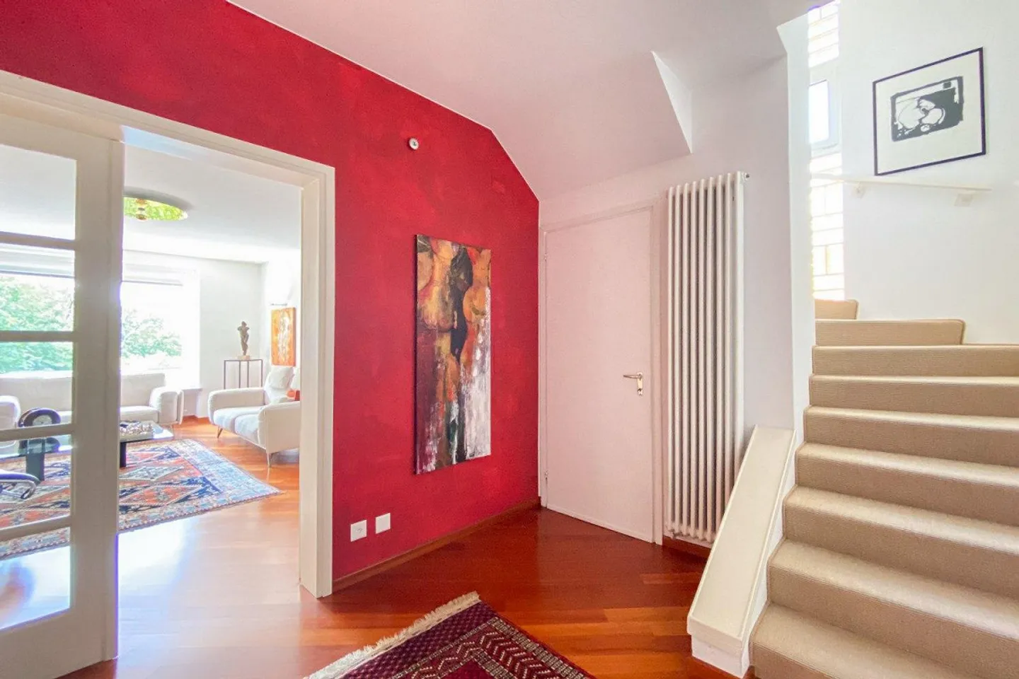 Villa circondata dal verde in zona residenziale. - Foto 24 di 30