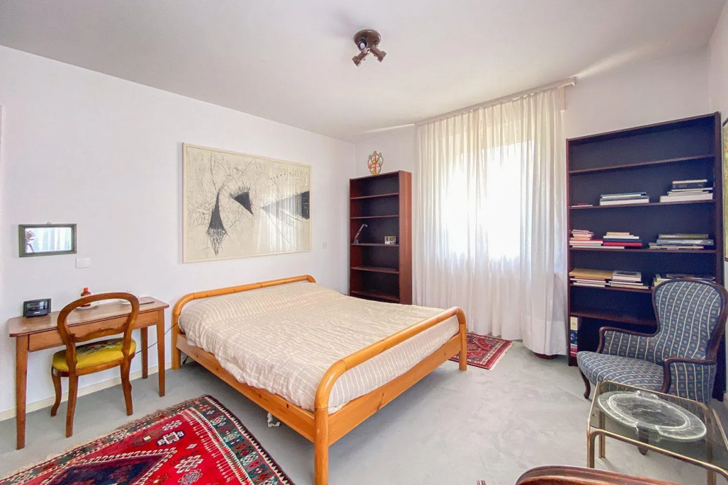 Villa circondata dal verde in zona residenziale. - Foto 26 di 30