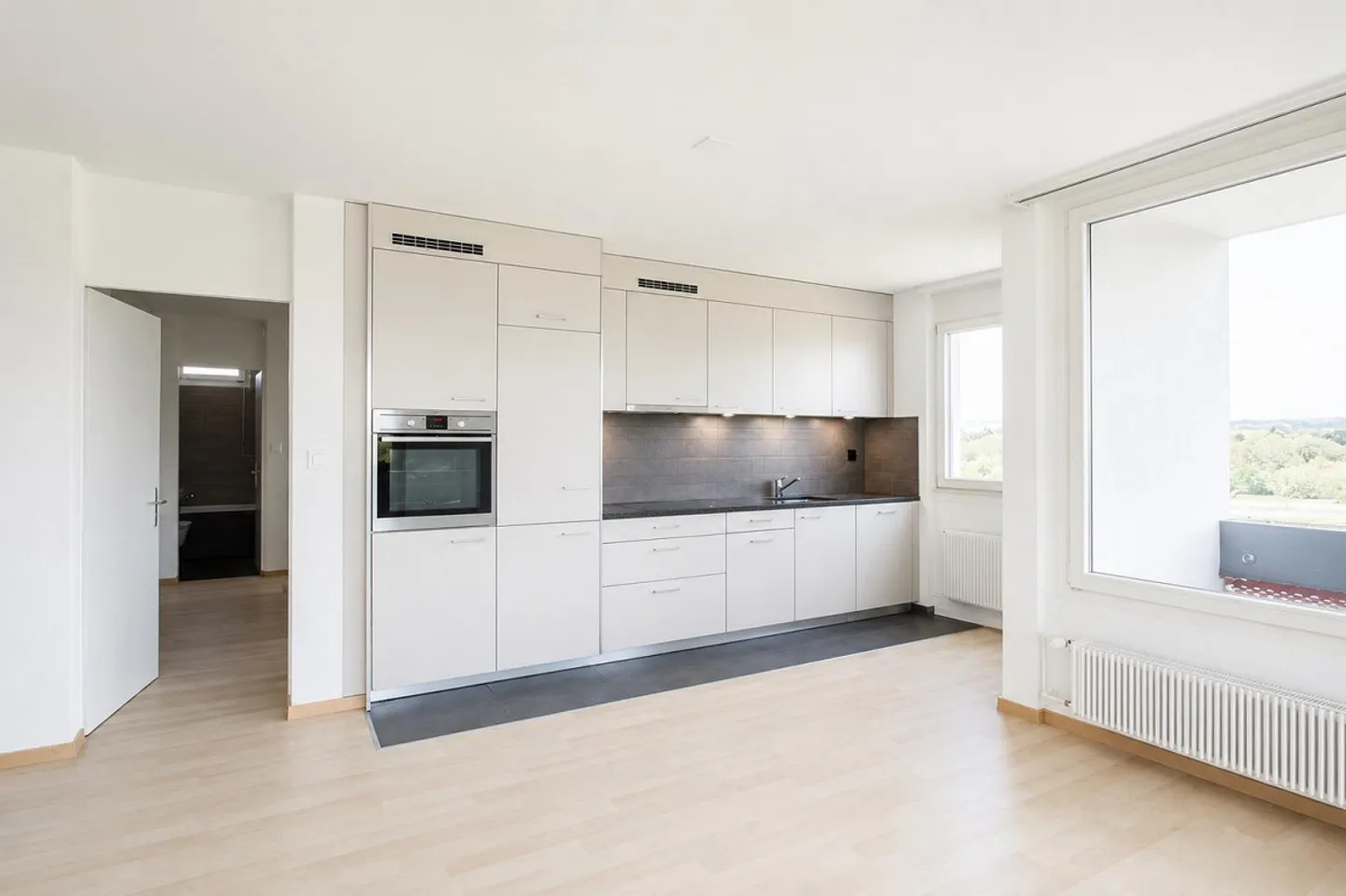 Bright 3-room apartment for rent - Photo 1 of 6