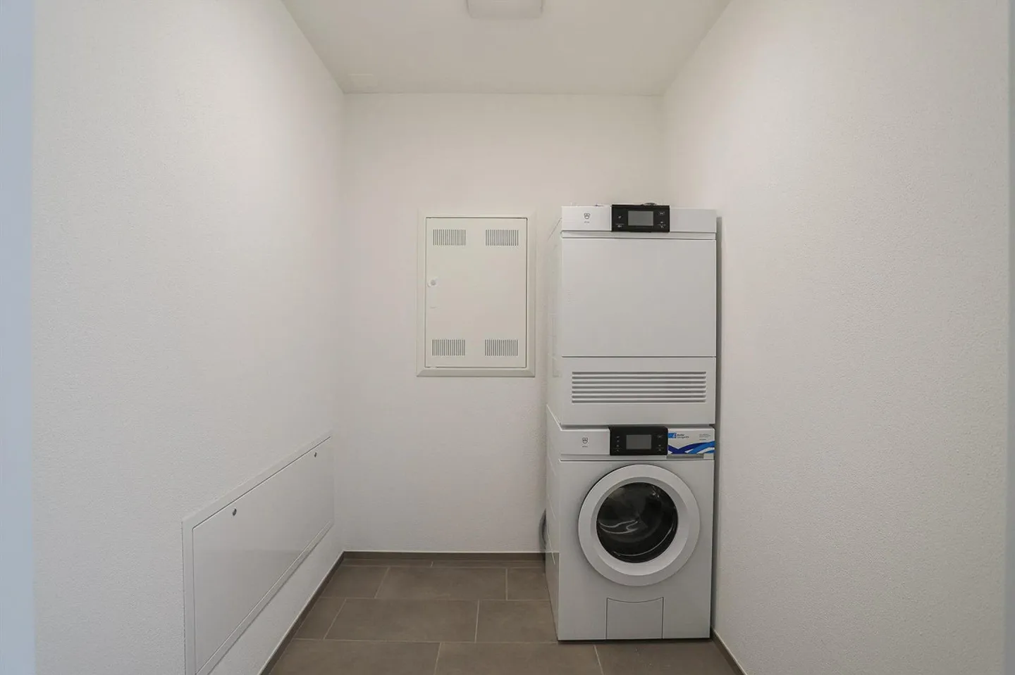 Modernes Wohnen mit Wow-Effekt - Foto 3 von 7