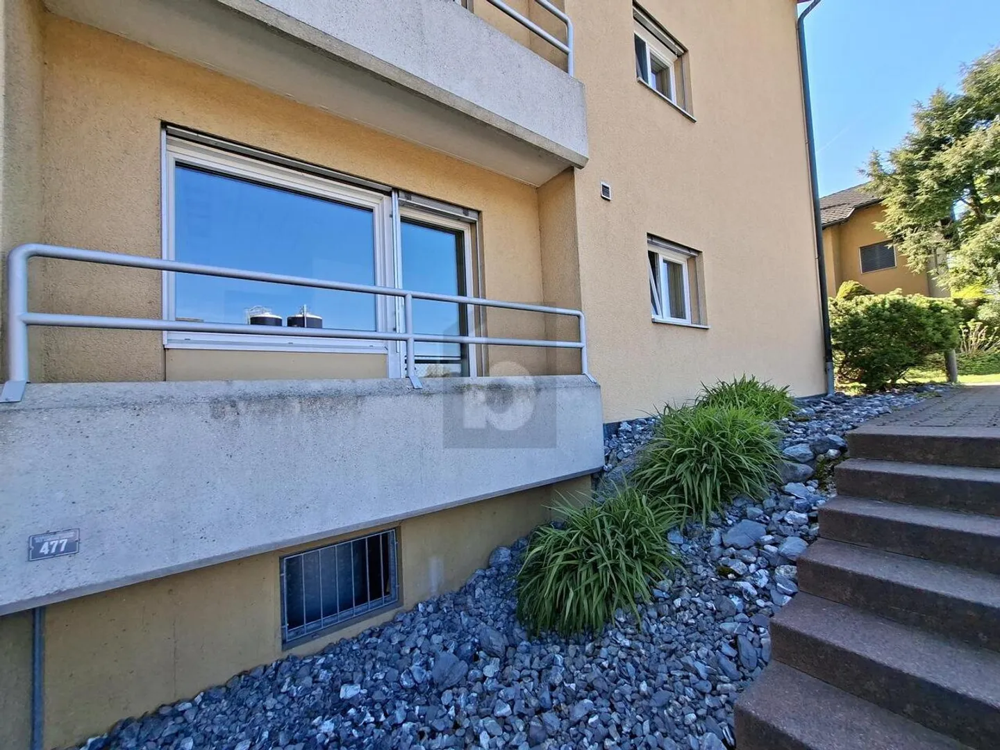 CENTRAL GARDEN JEWEL WITH EXPANSION POTENTIAL - Photo 3 of 6