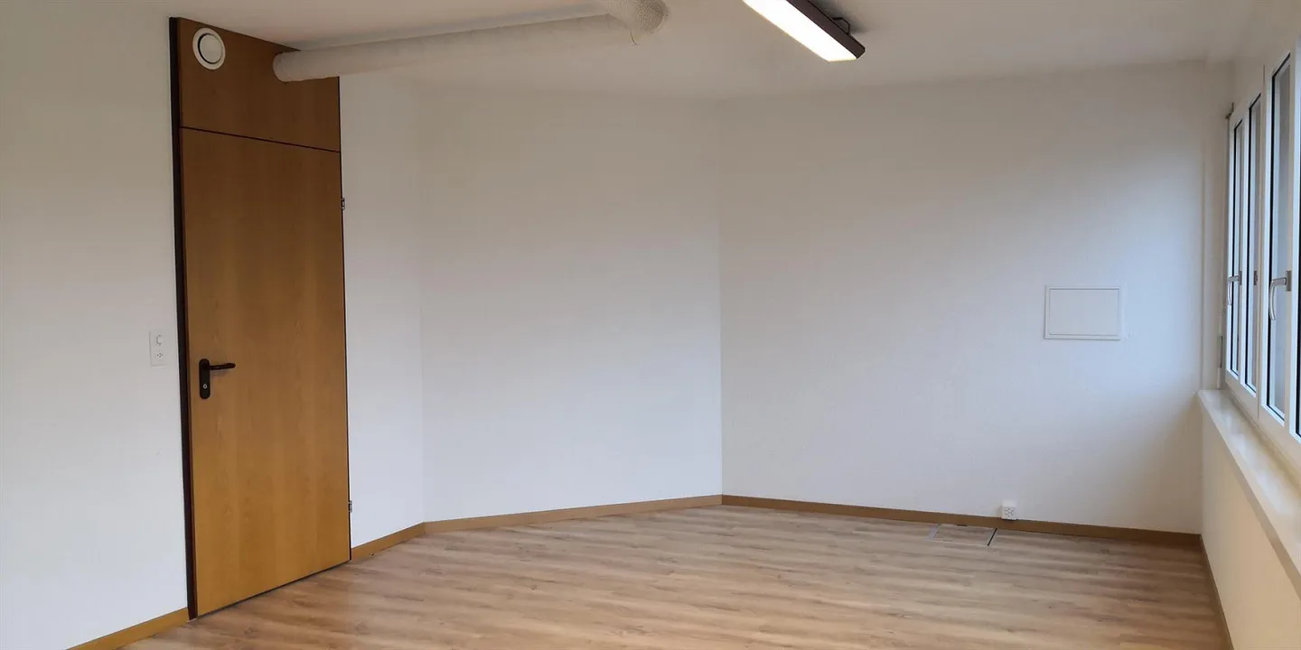 Büro- Praxis- oder Atelierraum Businesspark Surental - Foto 5 von 6