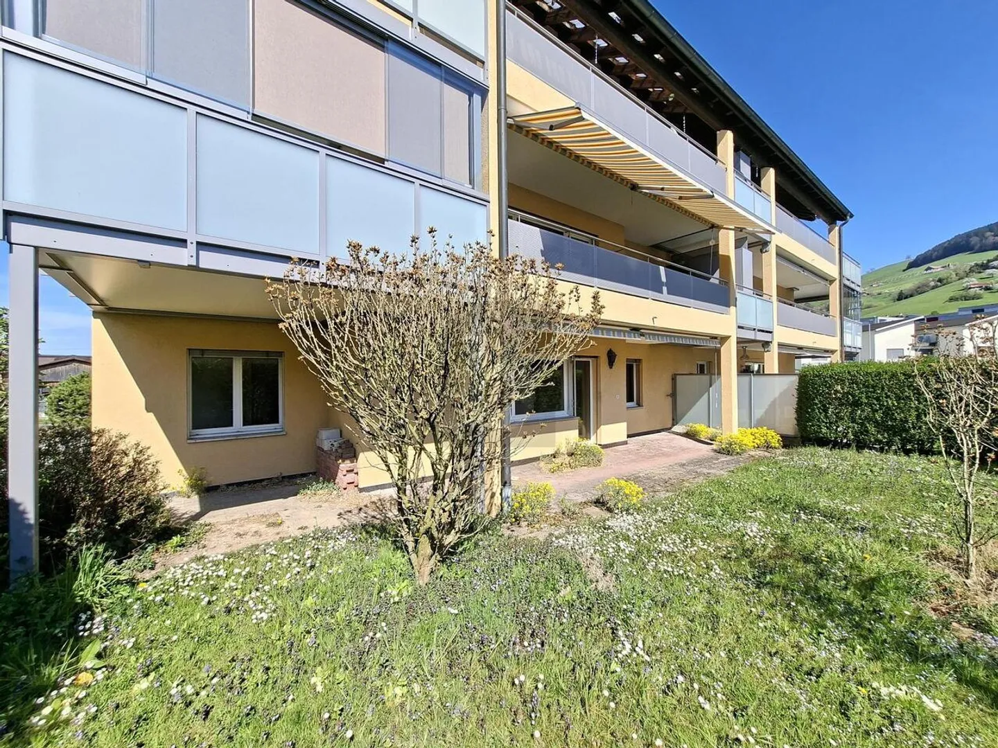 CENTRAL GARDEN JEWEL WITH EXPANSION POTENTIAL - Photo 1 of 6