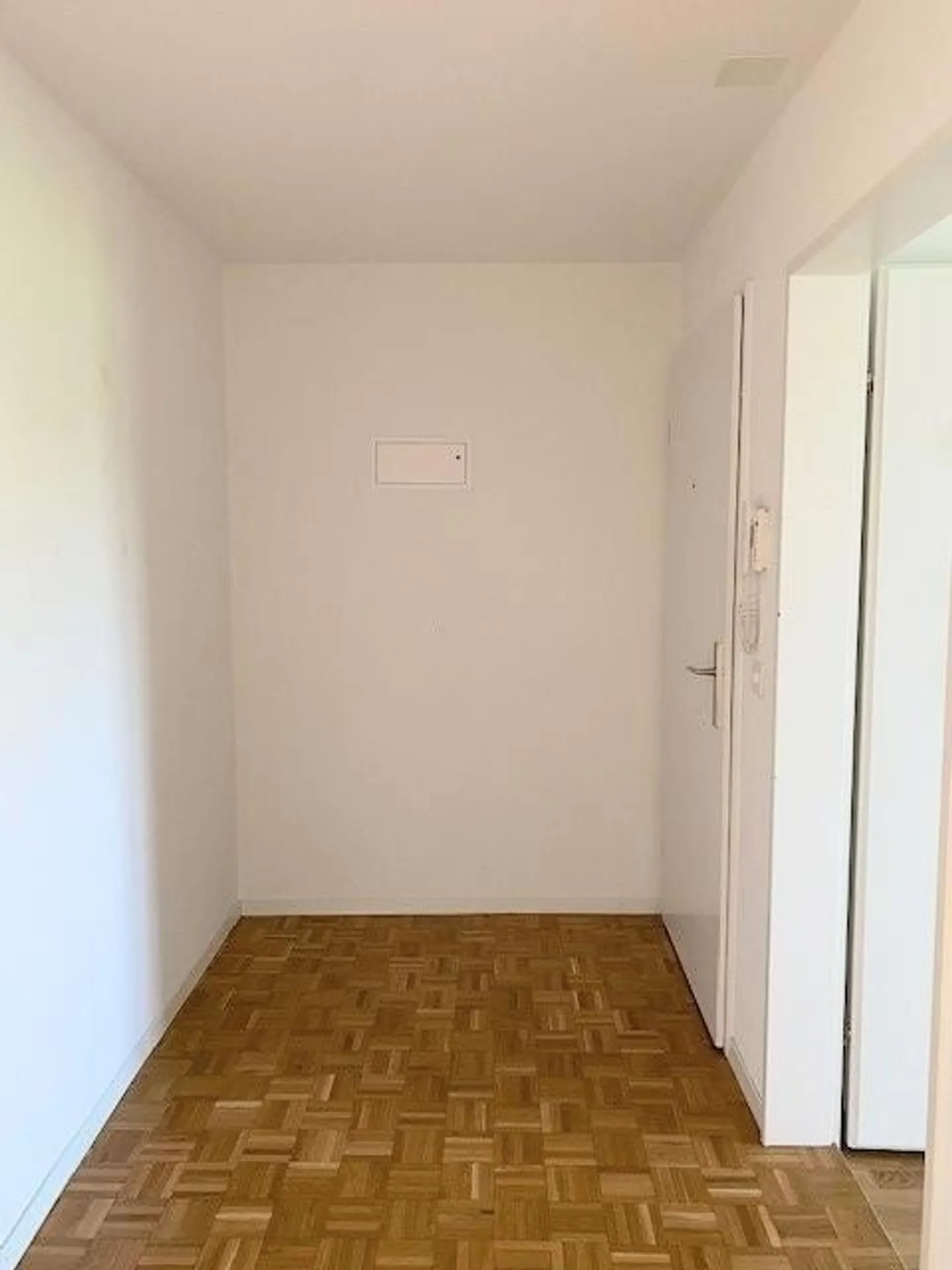 Appartamento affascinante di 3,5 stanze al piano rialzato - Foto 3 di 6