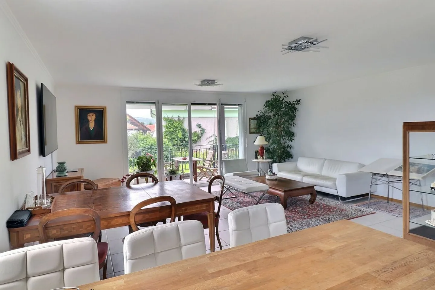 Magnificent 5.5 room apartment in a small residence in Crassier - Photo 9 of 11
