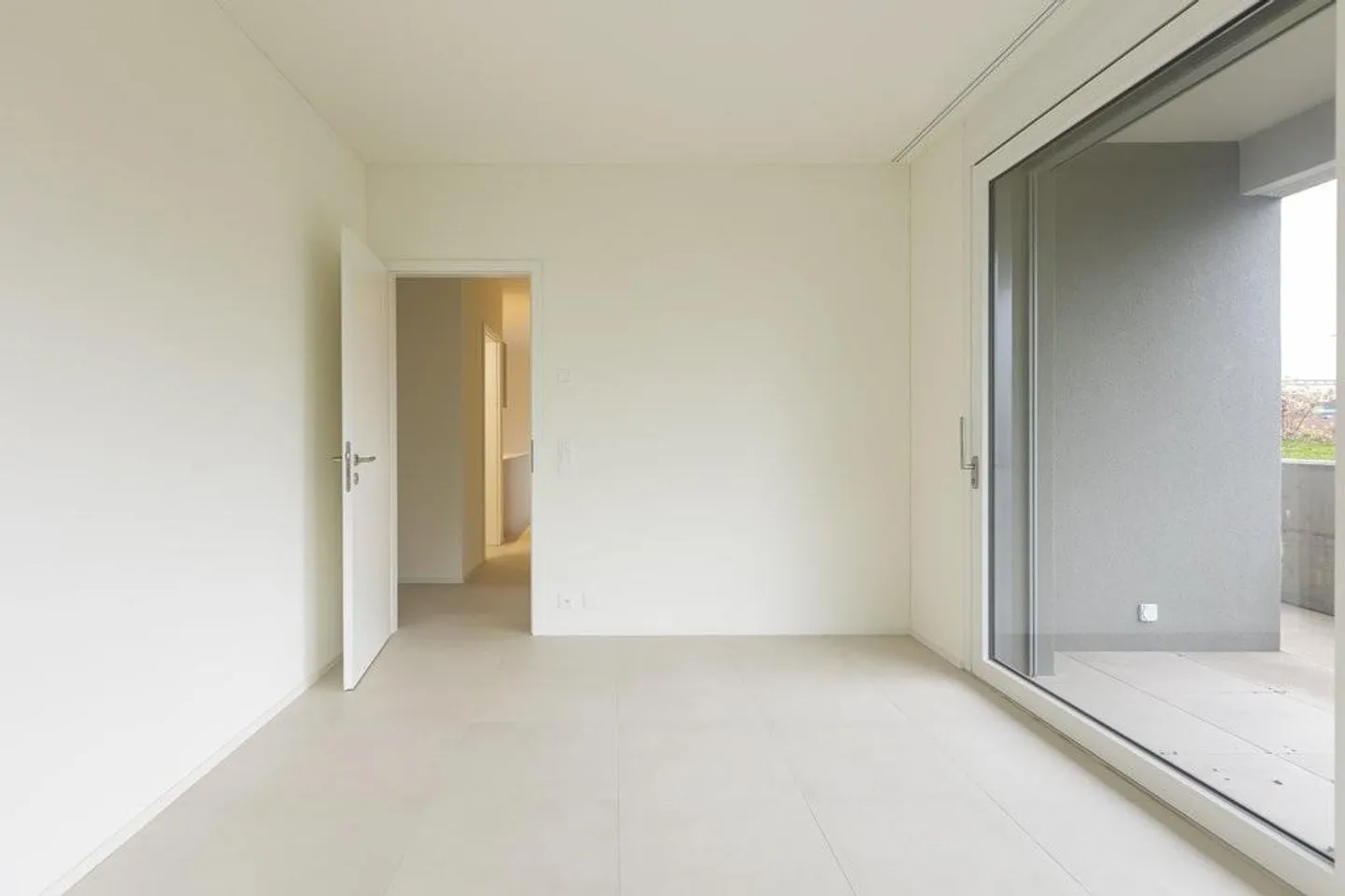 First rental: modern 5.5 rooms in Tenero - Photo 7 of 12