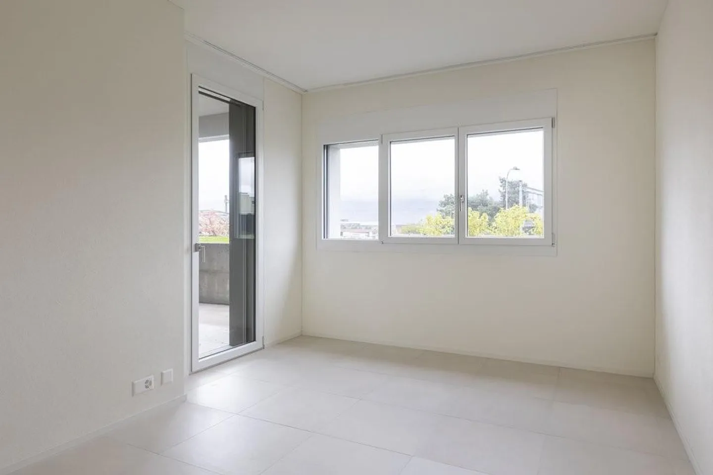 First rental: modern 5.5 rooms in Tenero - Photo 8 of 12
