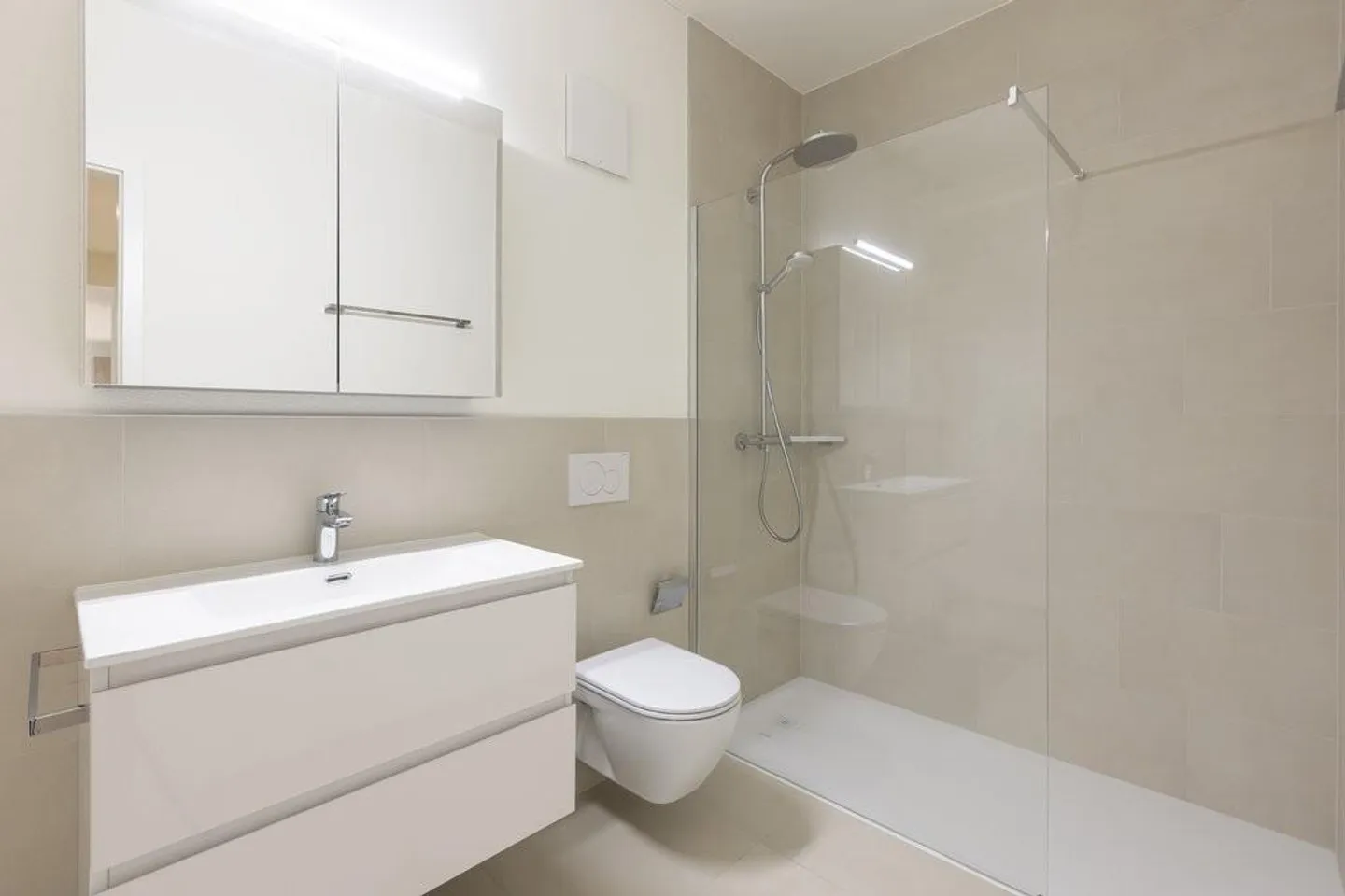First rental: modern 5.5 rooms in Tenero - Photo 10 of 12