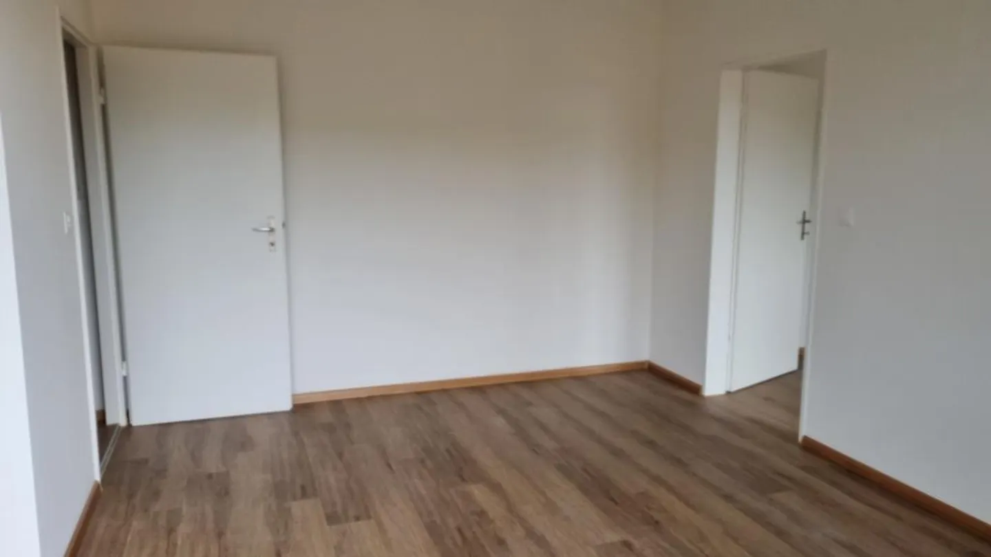Renovated 2-room apartment in the border area - Photo 7 of 8