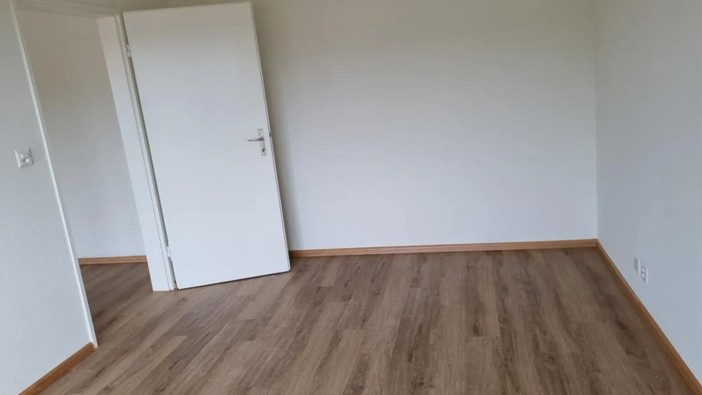 Renovated 2-room apartment in the border area - Photo 8 of 8