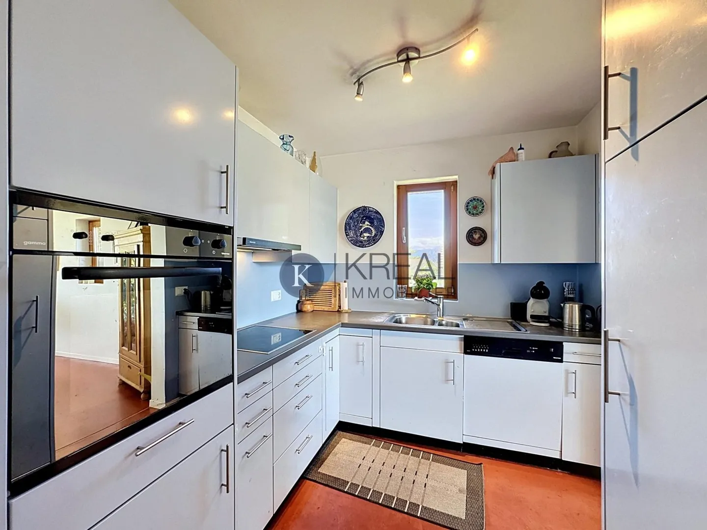 Zweifamilienhaus mit 5,5 Zimmern, baumgesäumtem Garten und sonniger Terrasse - Photo 3 sur 13