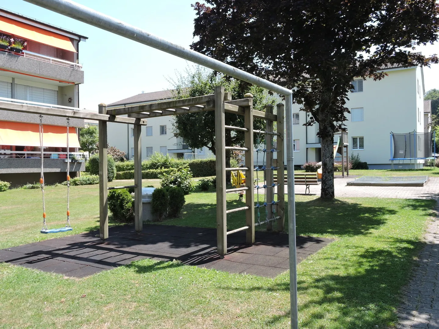 Spazioso magazzino a Schliern - Foto 3 di 3