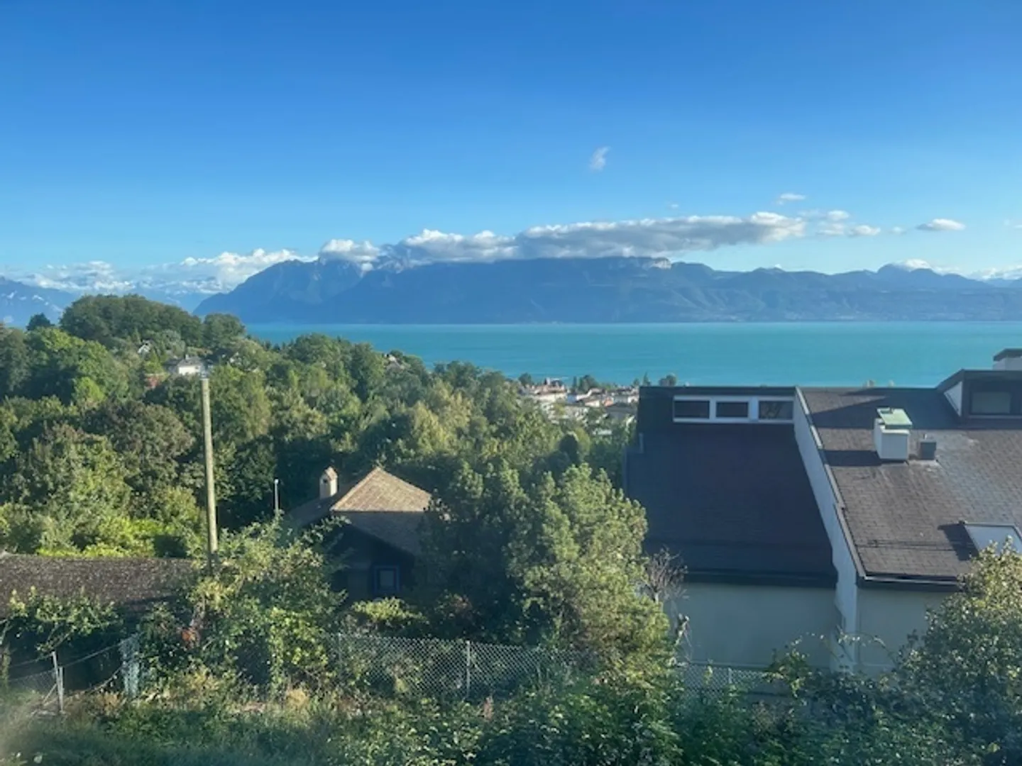 Villa à louer, avec appartement indépendant au sous-sol - Photo 1 sur 13