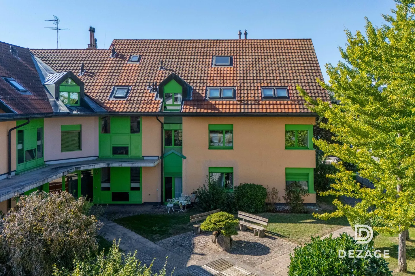 Spacious apartment with potential for 5.5 rooms, in the heart of the village! - Photo 12 of 13