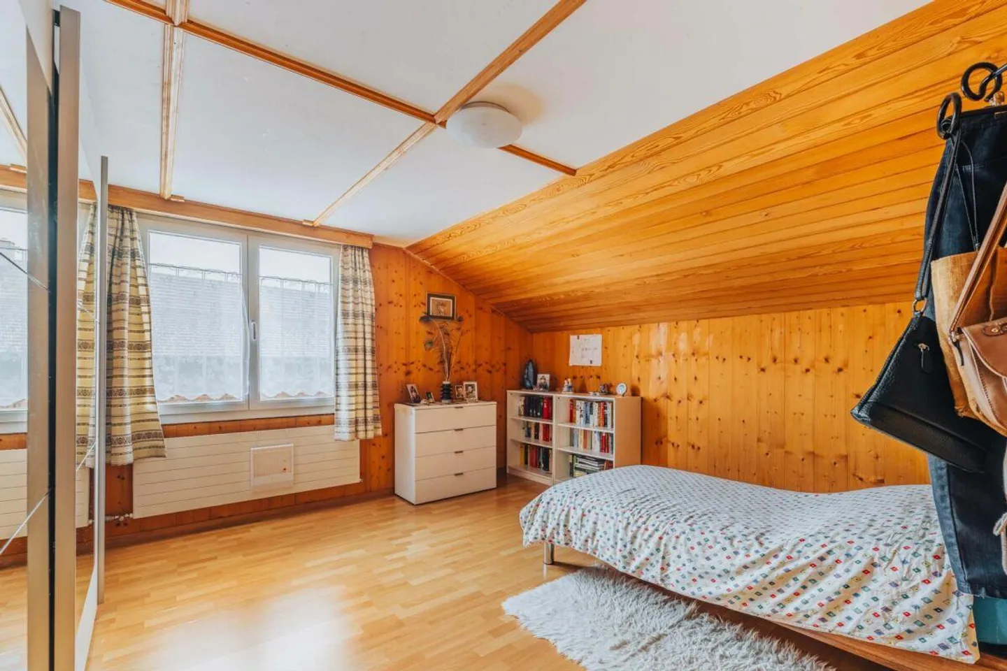 Zweifamilienhaus beim Bahnhof Kleindietwil - Viel Potenzial zum erschwinglichen Preis - Foto 6 von 11