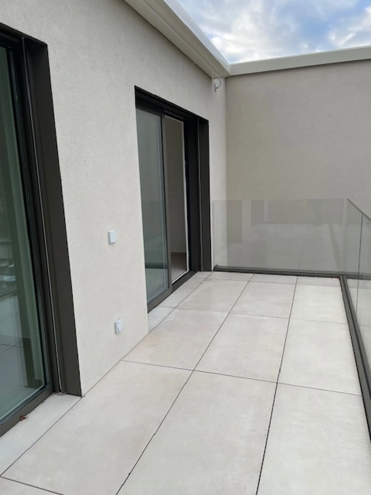 Affittiamo un bell'appartamento di 2,5 stanze con giardino - Foto 12 di 22