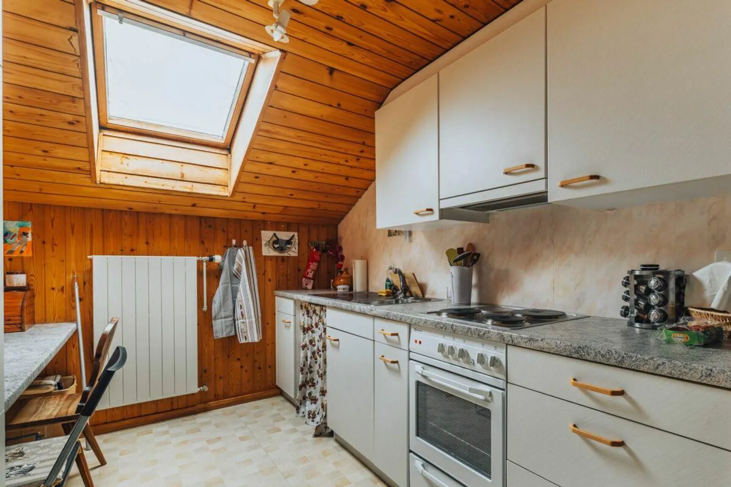 Zweifamilienhaus beim Bahnhof Kleindietwil - Viel Potenzial zum erschwinglichen Preis - Foto 8 von 11