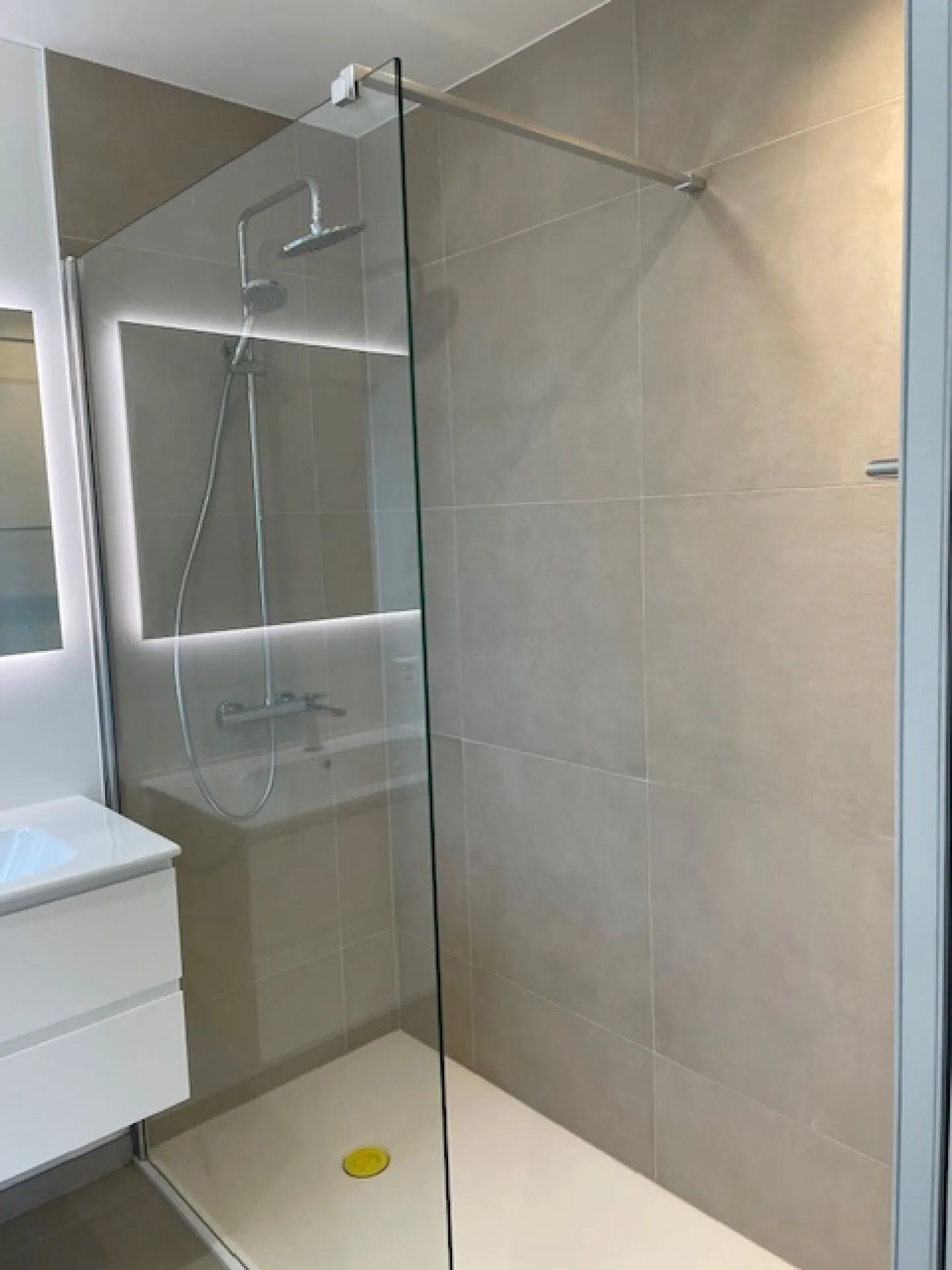 Affittiamo un bell'appartamento di 2,5 stanze con giardino - Foto 17 di 22